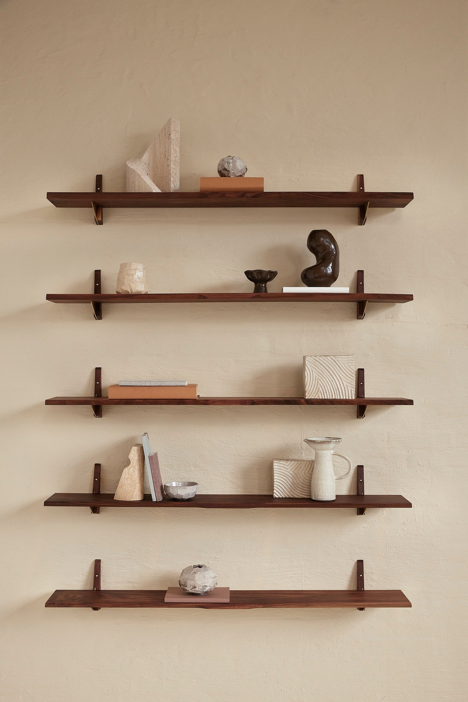 Reol Hylde i valnød